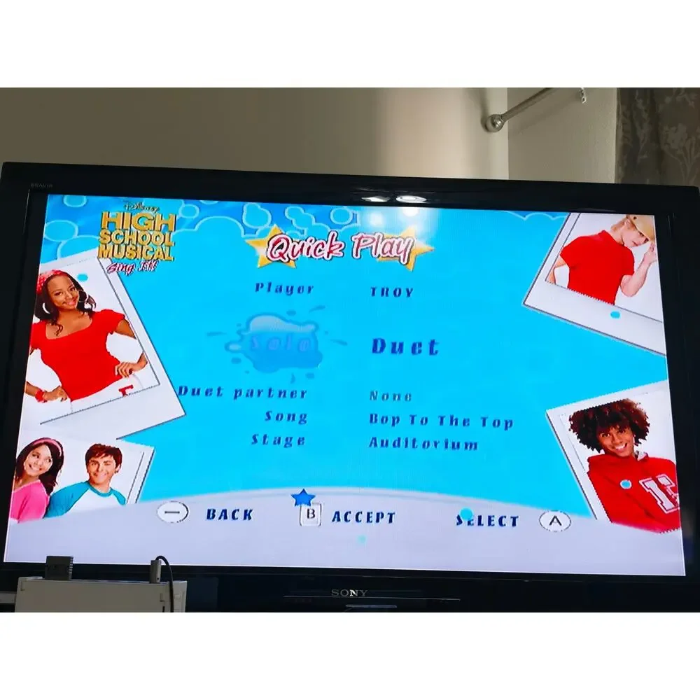 High School Musical Sing It (Nintendo Wii) CIB Very Good